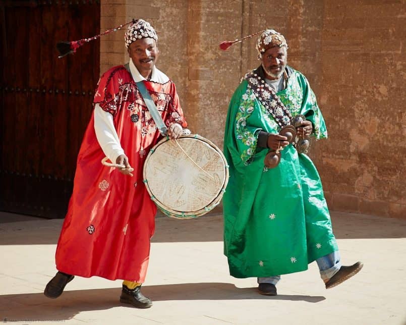 Street Performers at Chella Necropolis